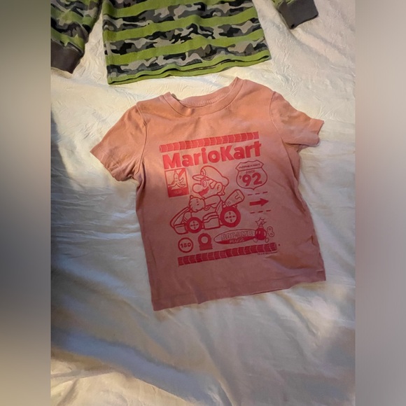 Mario Kart and Camo - Two boys shirts 👕 for the price of one… - Picture 6 of 7